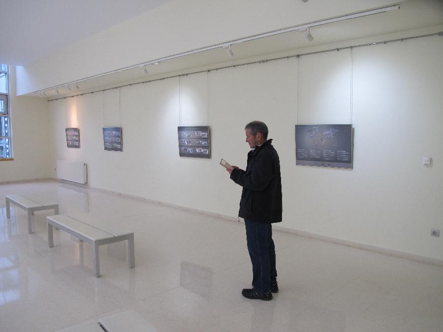 La exposición «Montañas de billetes» en Igorre