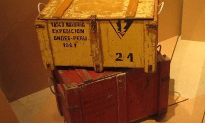 Cajas de material de la expedición vasca a los Andes de Perú