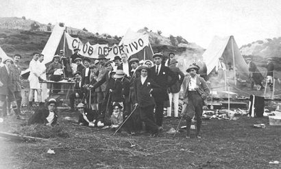 Concentración promovida por el C.D. Bilbao en las Campas de Arraba en 1913.