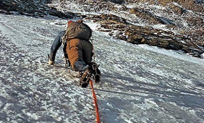 Gregorio Ariz escalando la cara norte del Cervino en 1973.