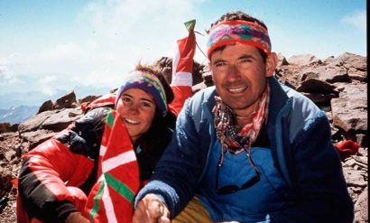 Nerea Ariz, con 14 años, junto a su padre Gregorio, en la cumbre del Aconcagua en 1991.